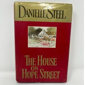 Danielle Steel The House on Hope Street Hard Back‎ Book